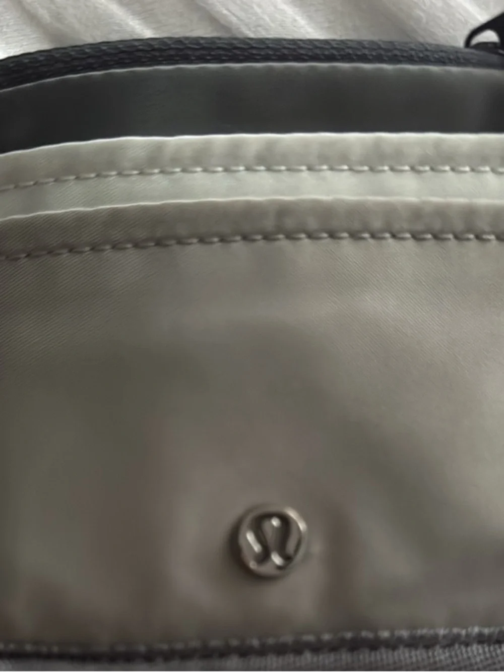 lululemon athletica Gray Compact Zip Card Wallet